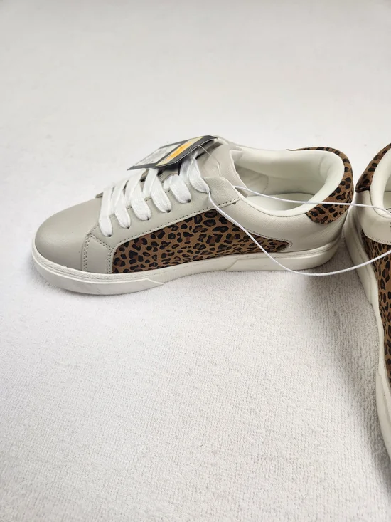 ART CLASS Neutral Leopard Accent Sneakers with Star DetaiL-SIZE 5 - Picture 2 of 6
